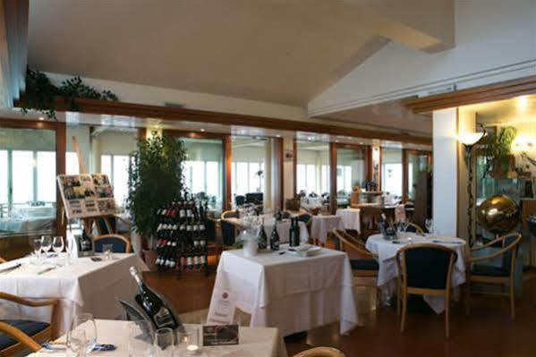 Villa Del Poggio Prosecco Bike Hotel San Pietro Di Feletto Exterior photo